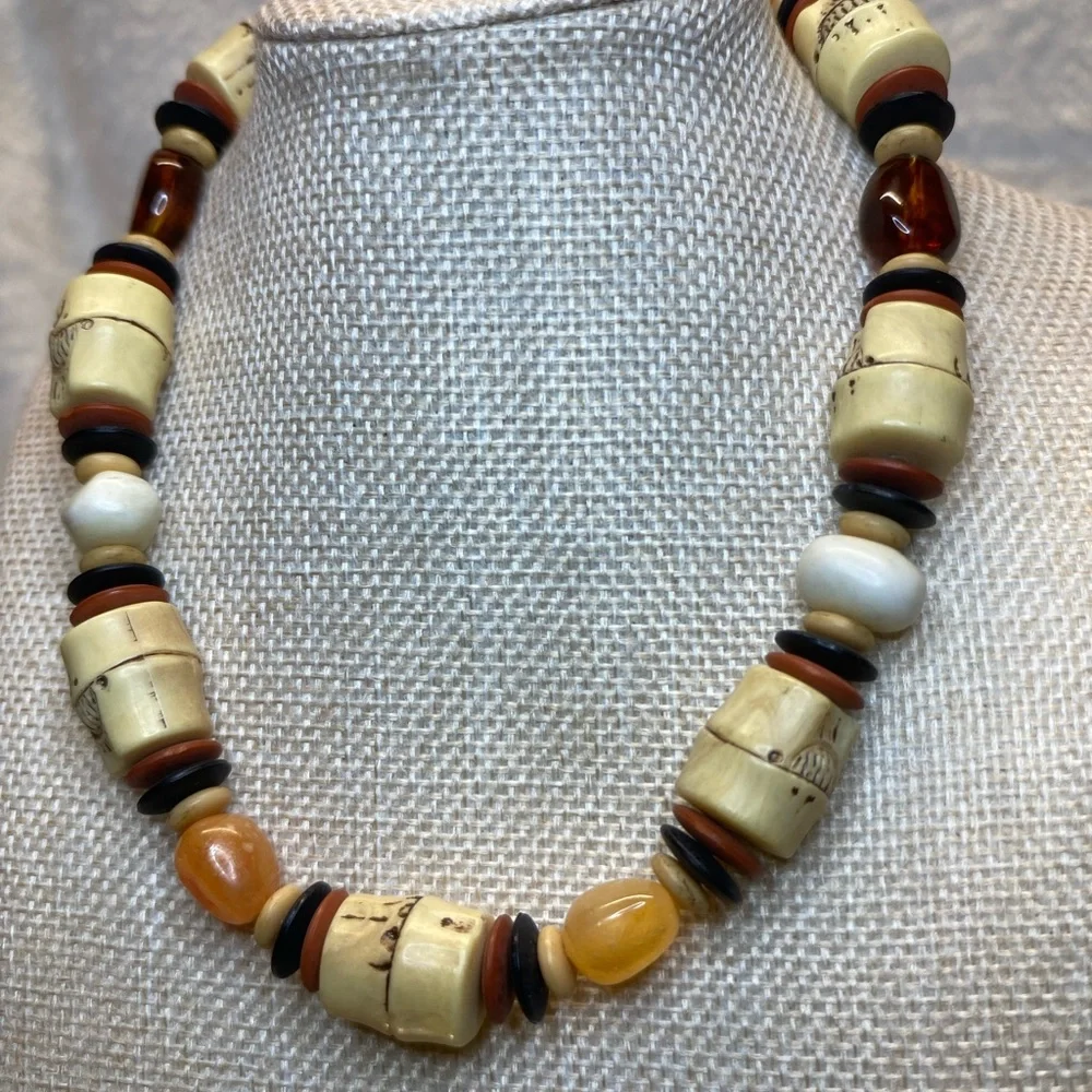 Vintage Tribal Mixed Media Choker Necklace Amber Wood Bone and Acrylic Beads 15” - Picture 11 of 13